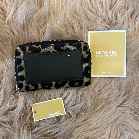 Michael Kors | Jet Set Small Zip-Around Leopard Card Case Wallet - Picture 3 of 10